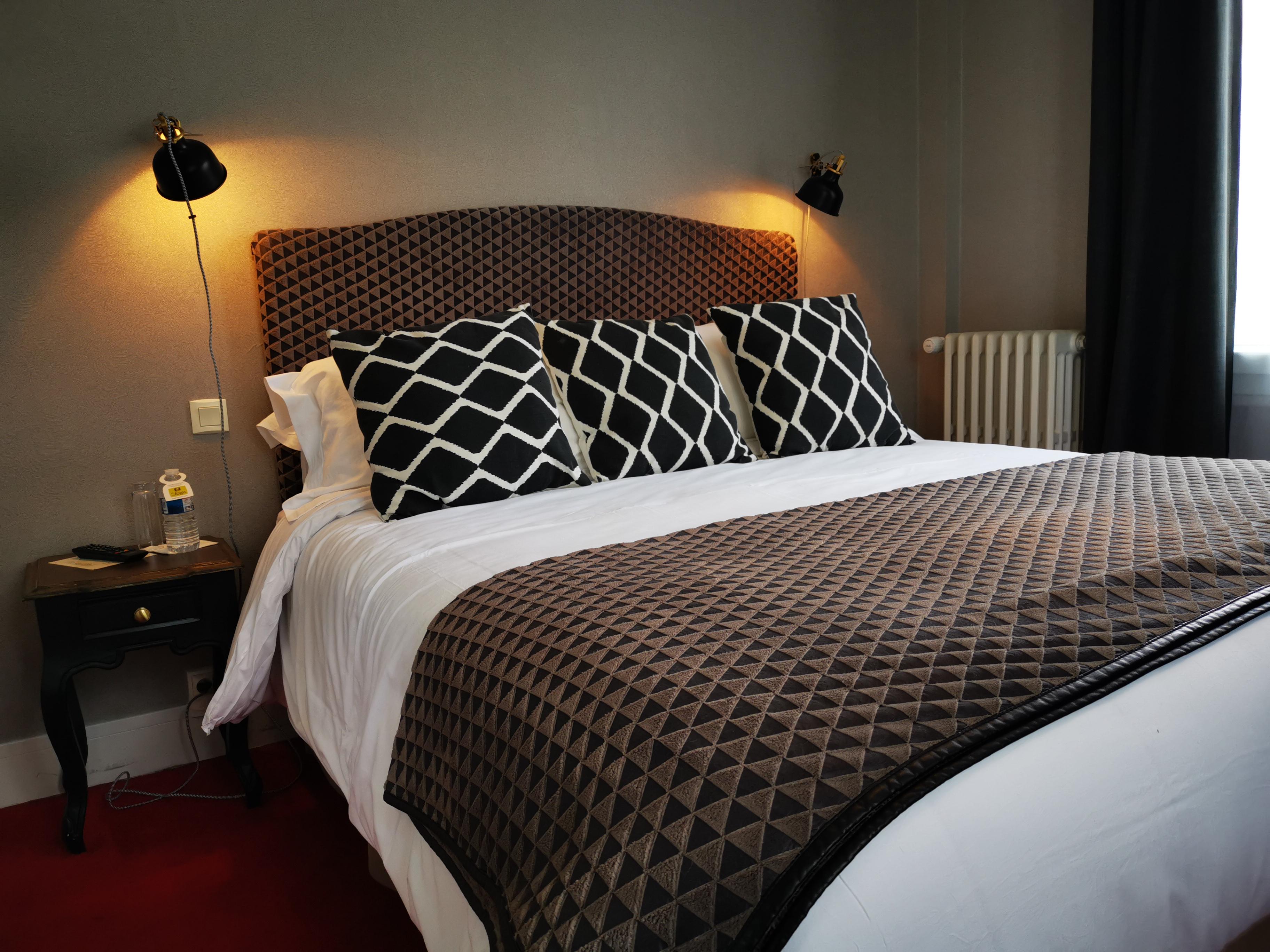 Le Boeuf Couronne - Hotel & Restaurant Chartres- Logis Hotels Exterior foto