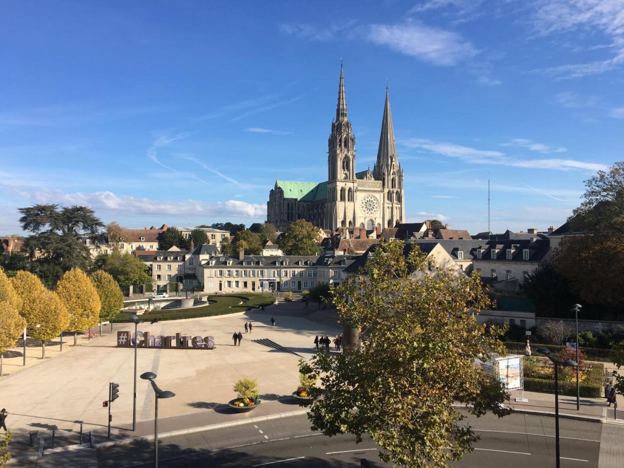 Le Boeuf Couronne - Hotel & Restaurant Chartres- Logis Hotels Exterior foto